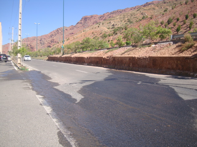 هدر دادن آب- wasting water 